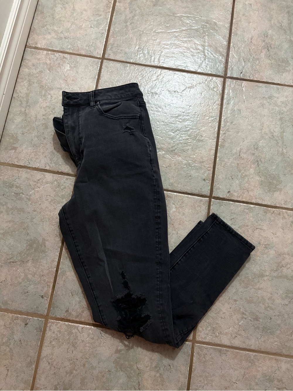American Eagle Outfitters Black Distressed High-Rise Jeggings